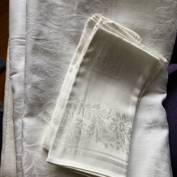 VINTAGE Luxury Rectangular Tablecloth & 3 Napkins - Picture 13 of 16